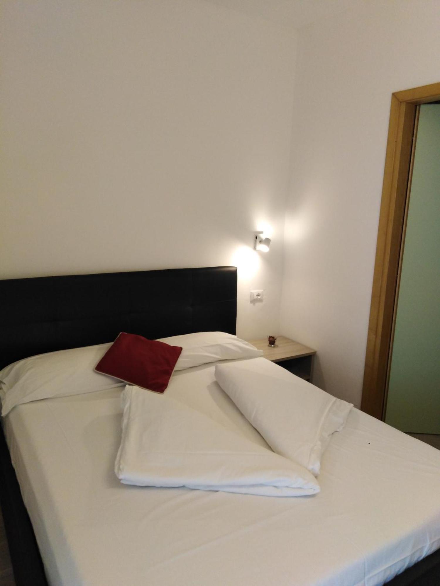 Hotel Vienna لينانو سابيادورو المظهر الخارجي الصورة