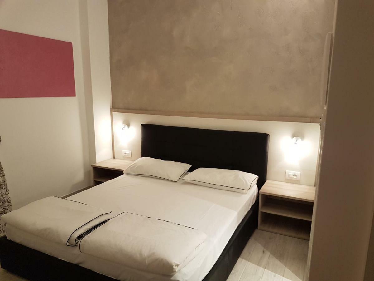 Hotel Vienna لينانو سابيادورو المظهر الخارجي الصورة