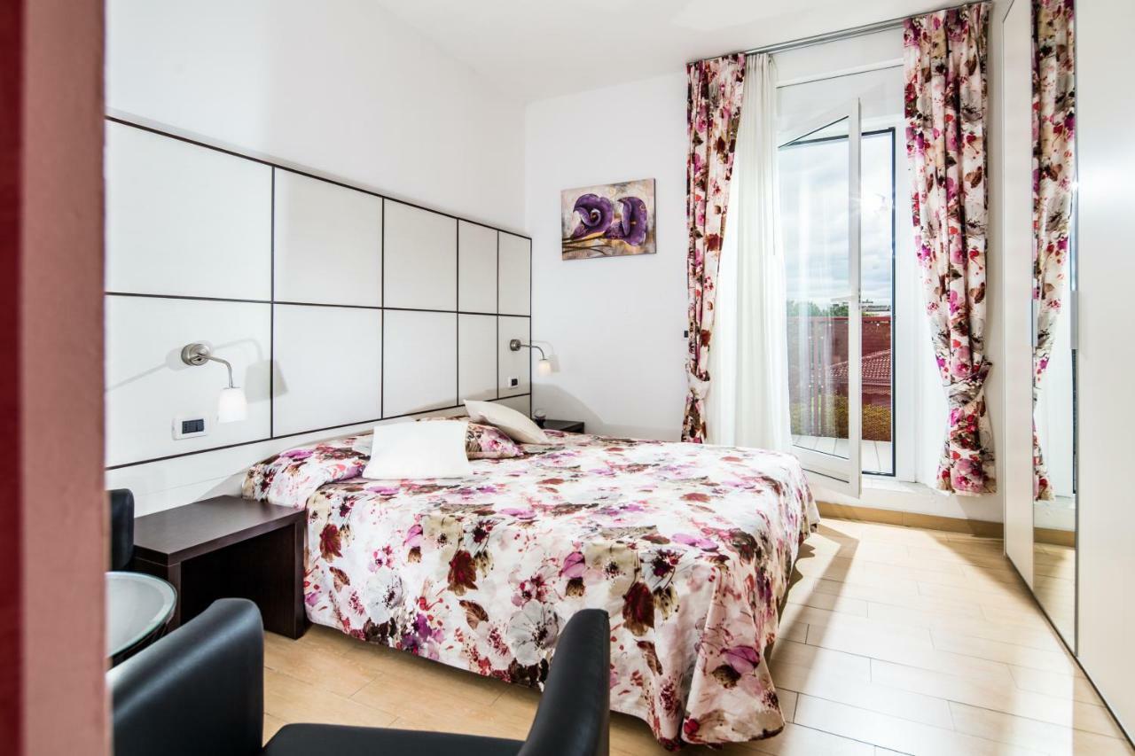 Hotel Vienna لينانو سابيادورو المظهر الخارجي الصورة